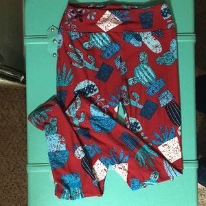 Brand New Lularoe Cactus print OS Leggings